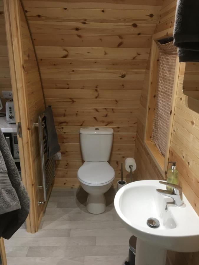 מלון דנגאנון Orchard Luxe Glamping Pod מראה חיצוני תמונה