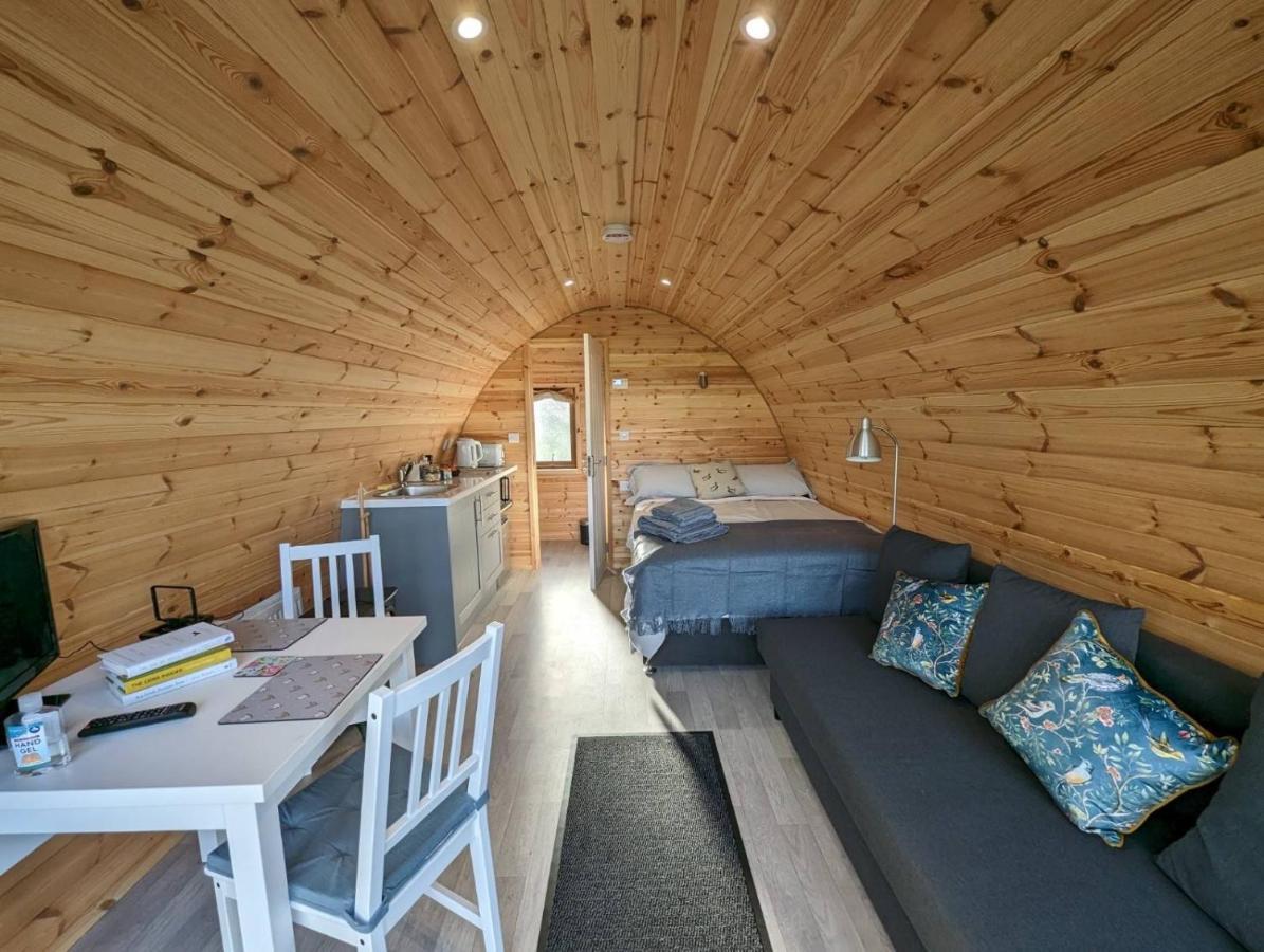 מלון דנגאנון Orchard Luxe Glamping Pod מראה חיצוני תמונה