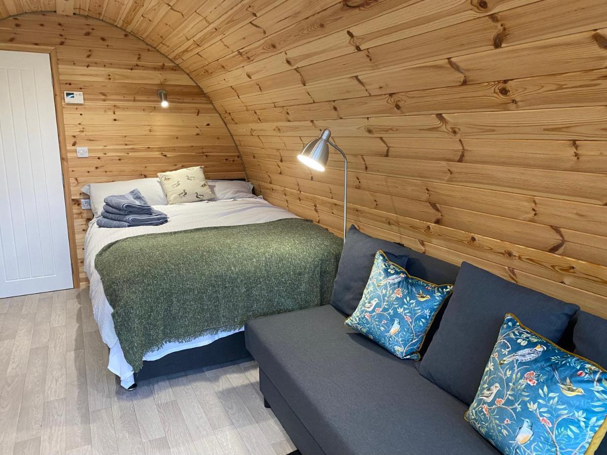 מלון דנגאנון Orchard Luxe Glamping Pod מראה חיצוני תמונה